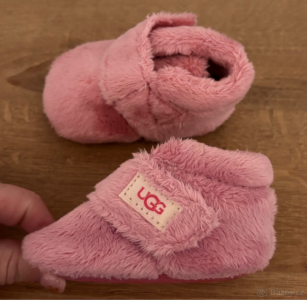 Luxusní holčičí capáčky UGG vel.16 - 2