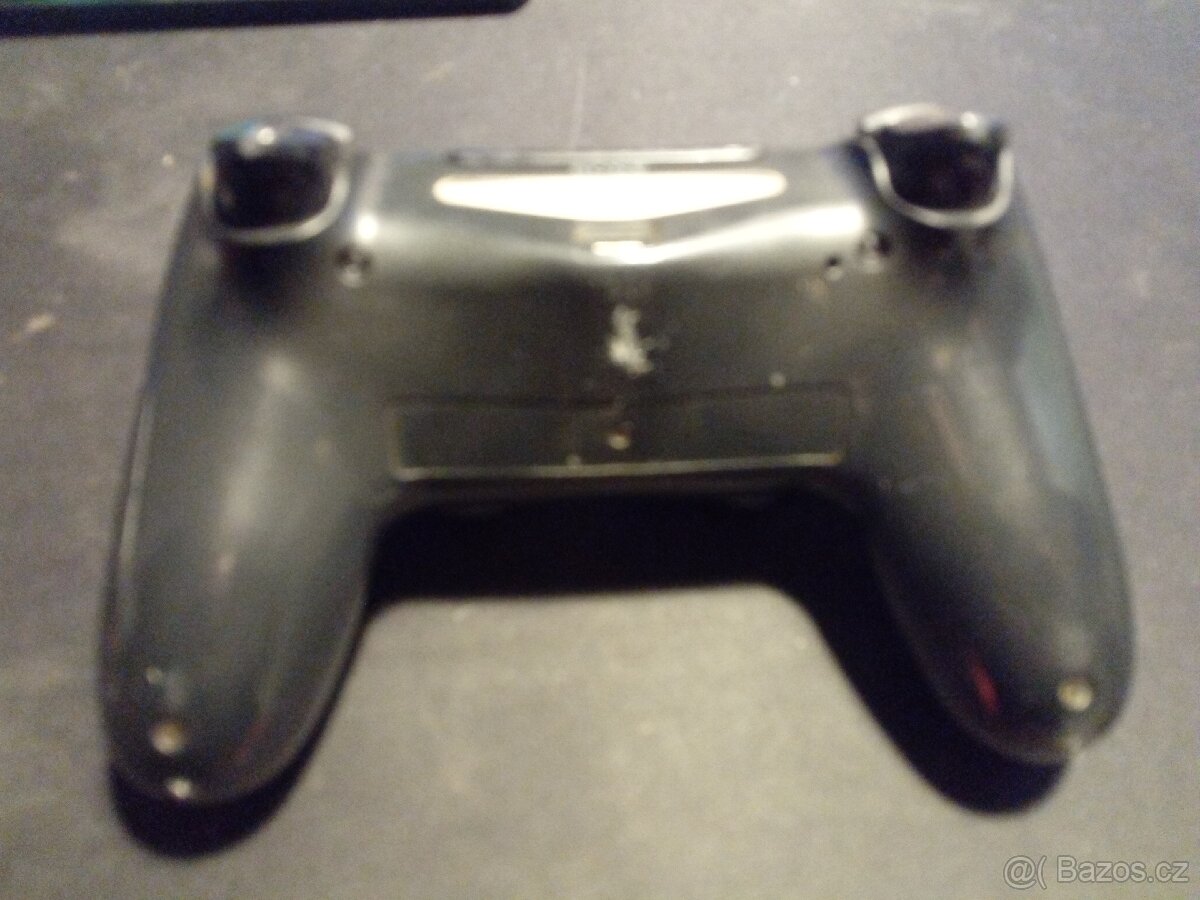 Prodám PS4 ovladač - 2