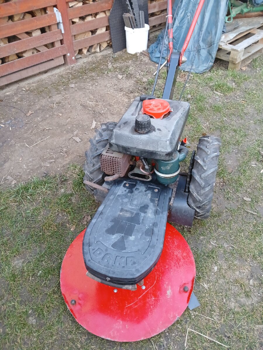 Bubnova sekačka DAKR s motorem VARI - 2