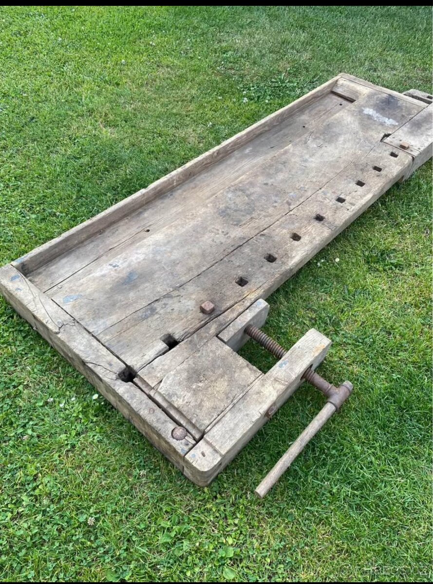 Truhlářský stůl - 2