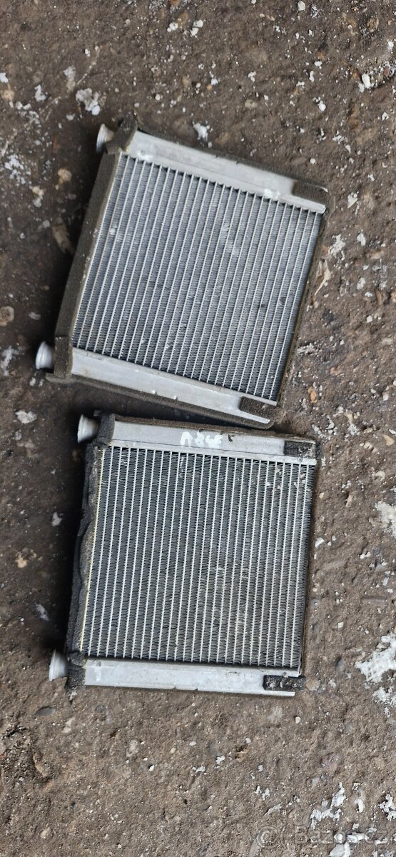 Audi A8 4E D3 radiator topeni - 2