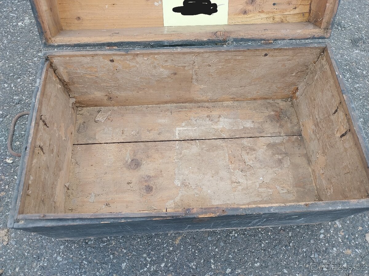 Dřevěná truhla - 2