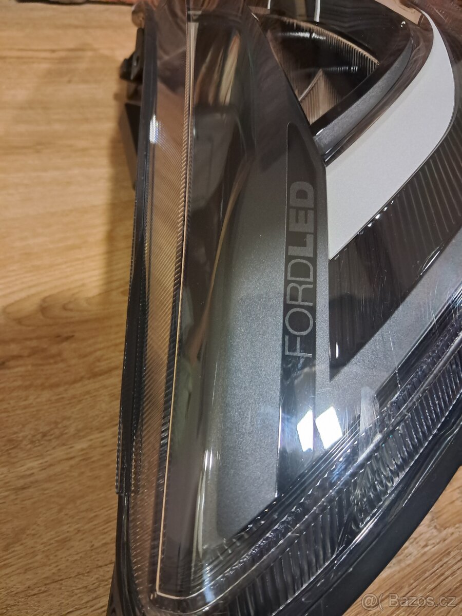 Pravý světlomet Ford Focus Mk IV - 2