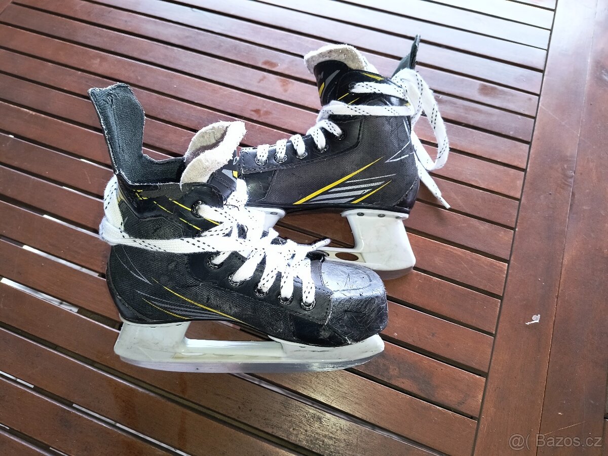 Prodám brusle CCM Tracks 1092, vel.33 - 2