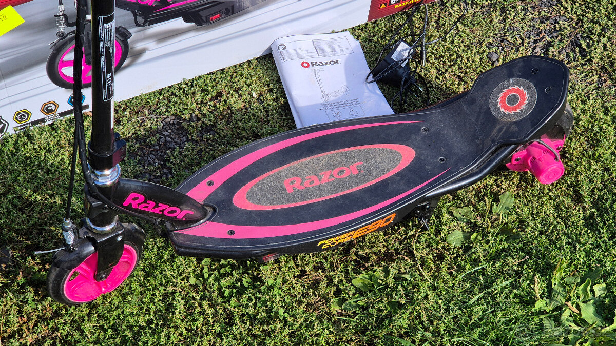 Dětská elektrokoloběžka Razor Power Core E90 - 2