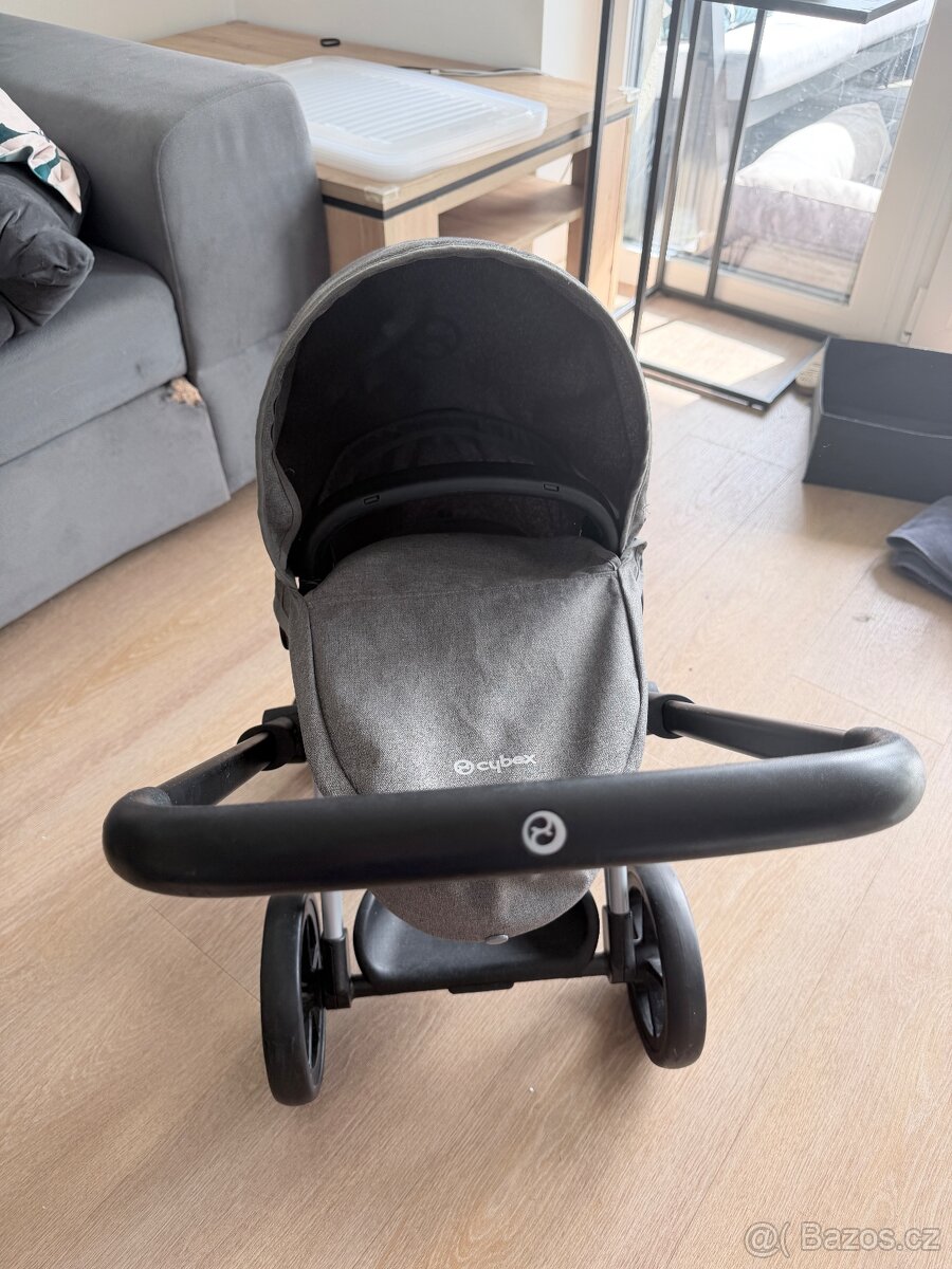 Dětský kočárek Cybex priam - hračka - 2