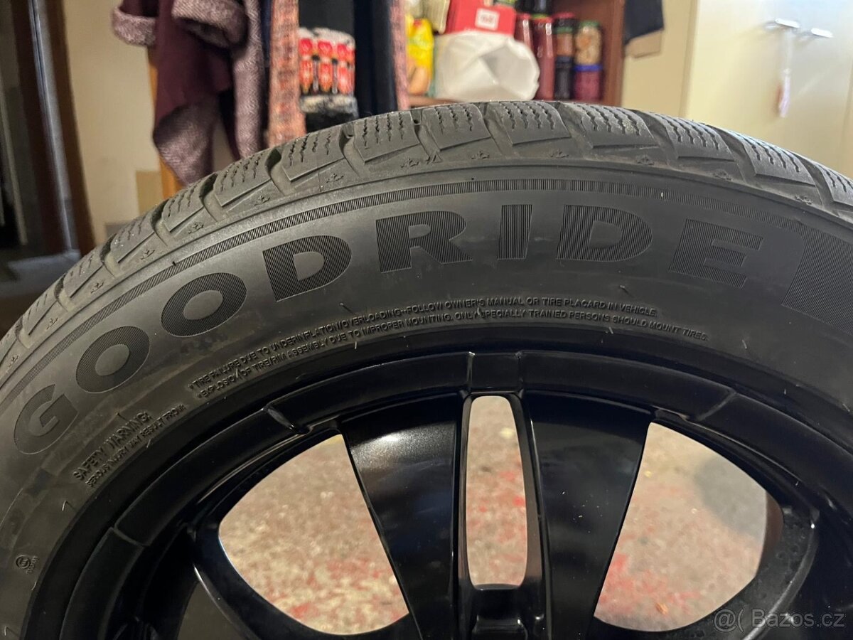 Prodám alu kola+zimní pneumatiky-235/50 R18 (5x114,3) - 2