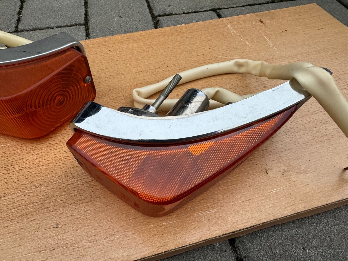 Volha Gaz 24,2410, přední blinkry original nove - 2