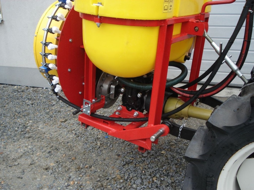 Postřikovač do vinic a sadů - 2