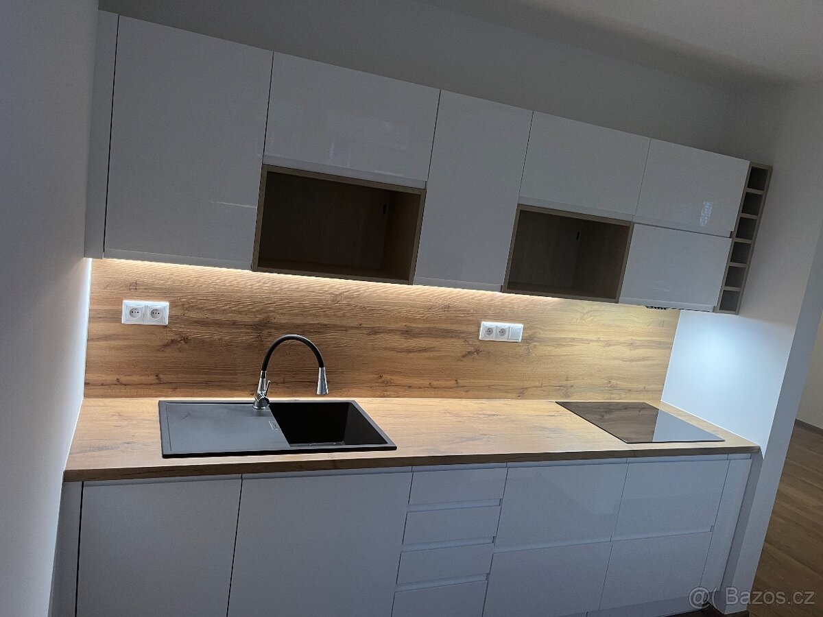 Prodej družstevního bytu 3+1 po kompletní rekonstrukci v Čes - 2