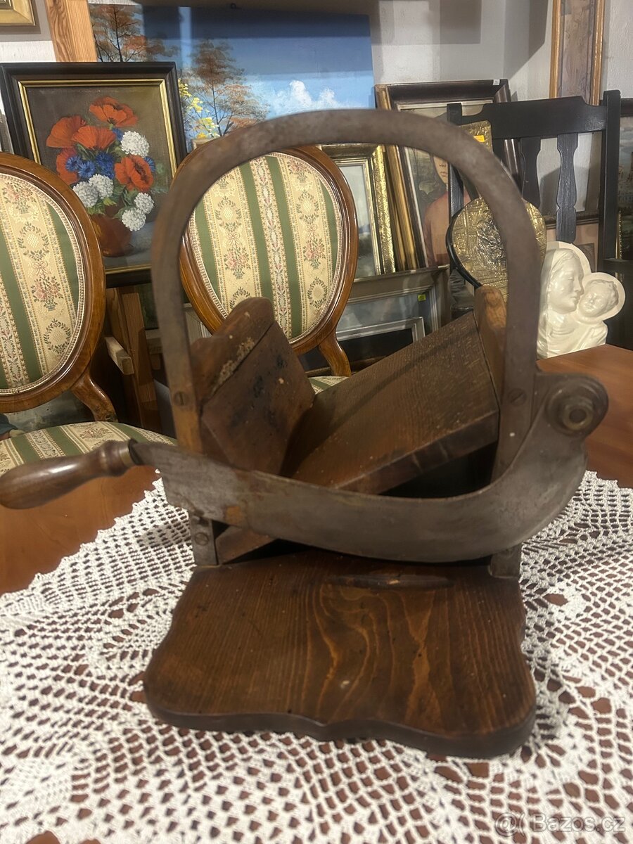 Starožitný ruční kráječ chleba / zeleniny - 2