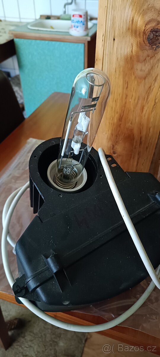 Vybojka halogenové světlo - 2