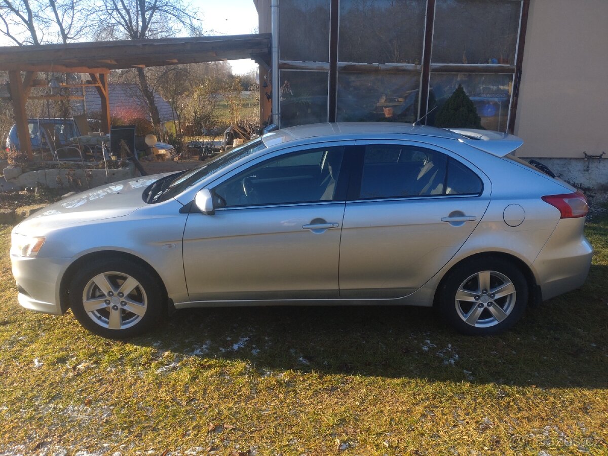 Mitsubishi Lancer 1.5 80 kW 2011 - 2
