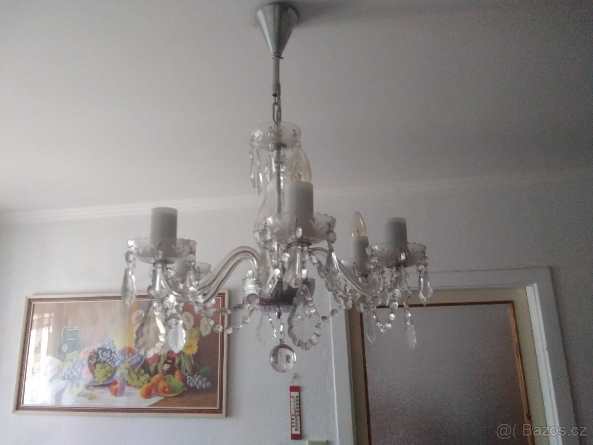 Skleněný lustr - 2