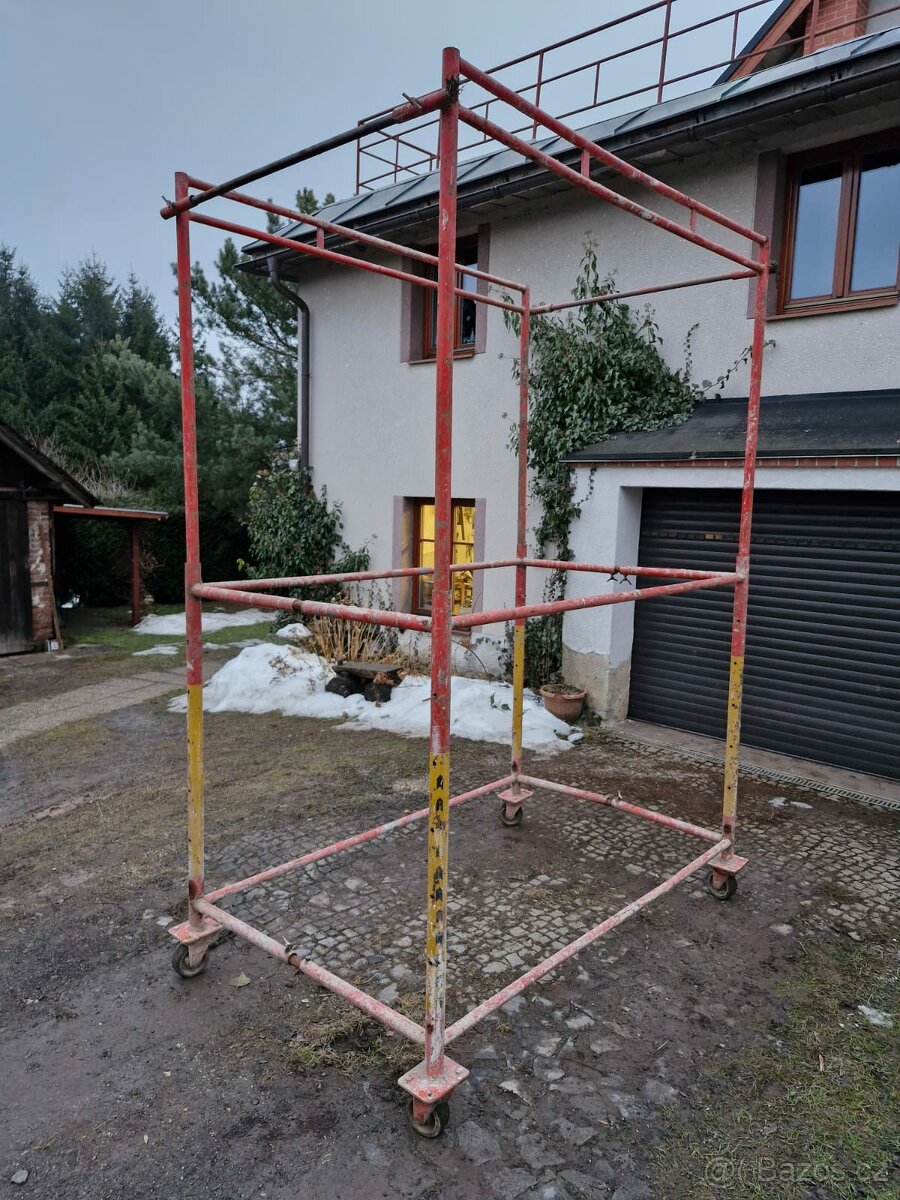 Pojízdné lešení - 2