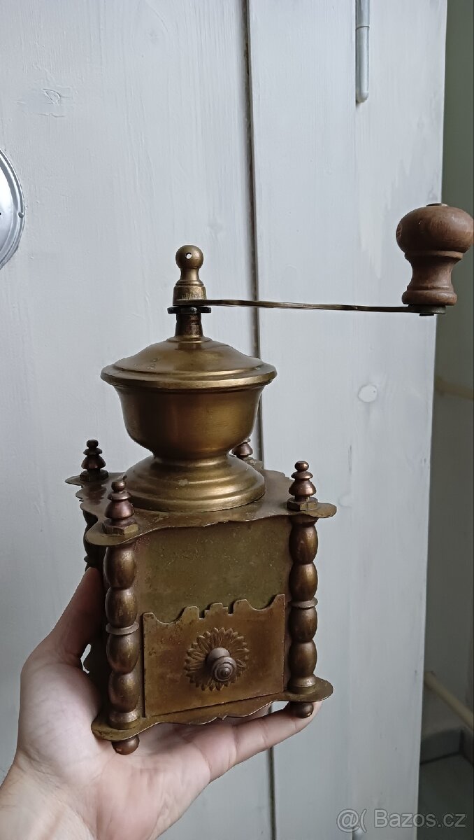 Mlýnek na kávu - 2