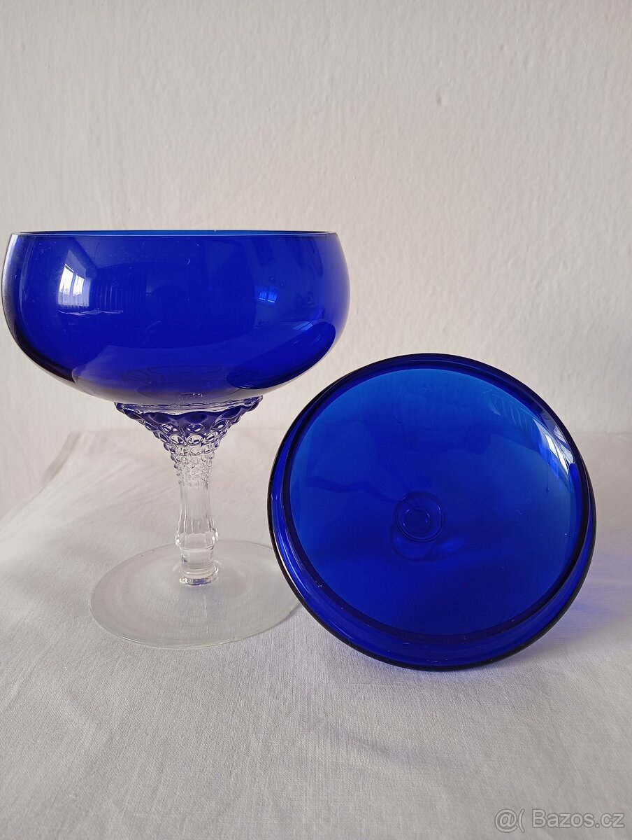 Dóza z kobaltového skla - 2