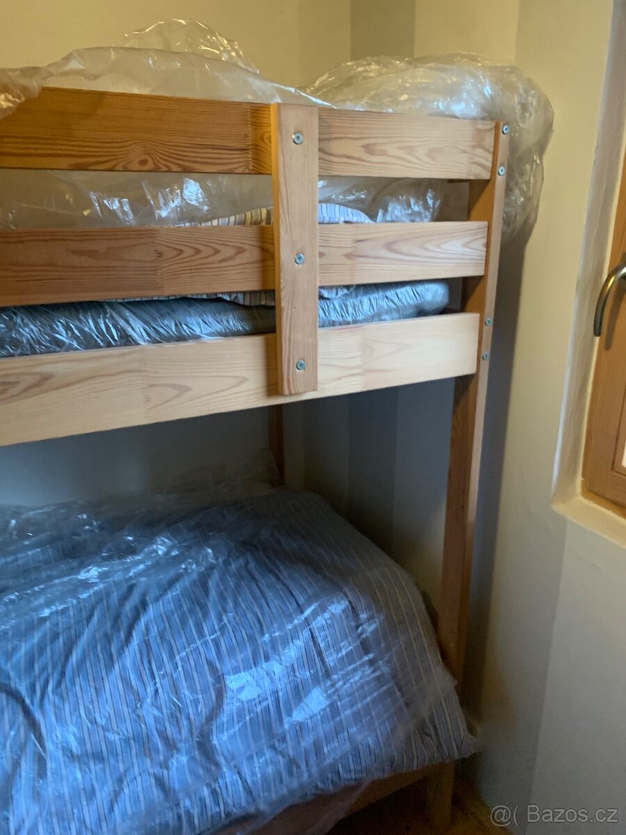 Dvoupatrová postel - 2