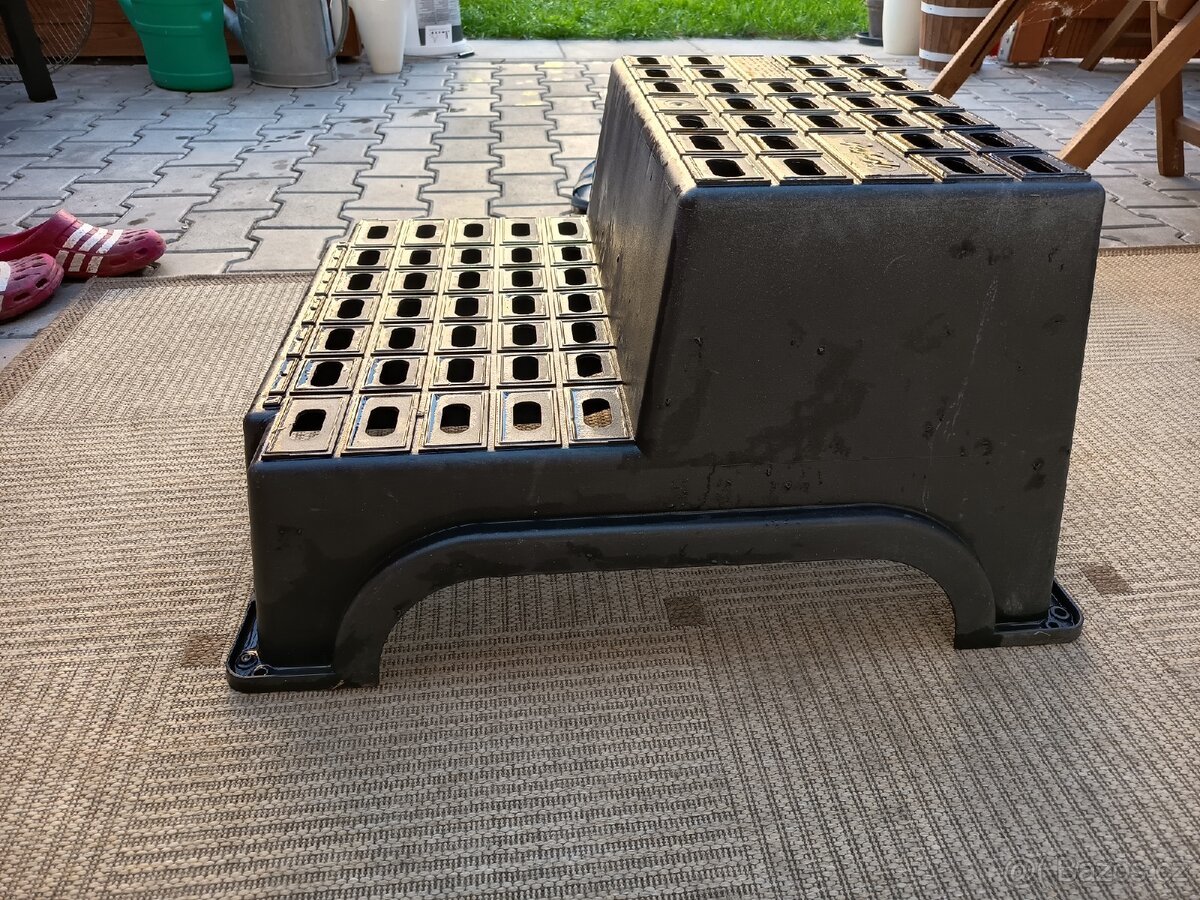 Schody ke karavanu - 2