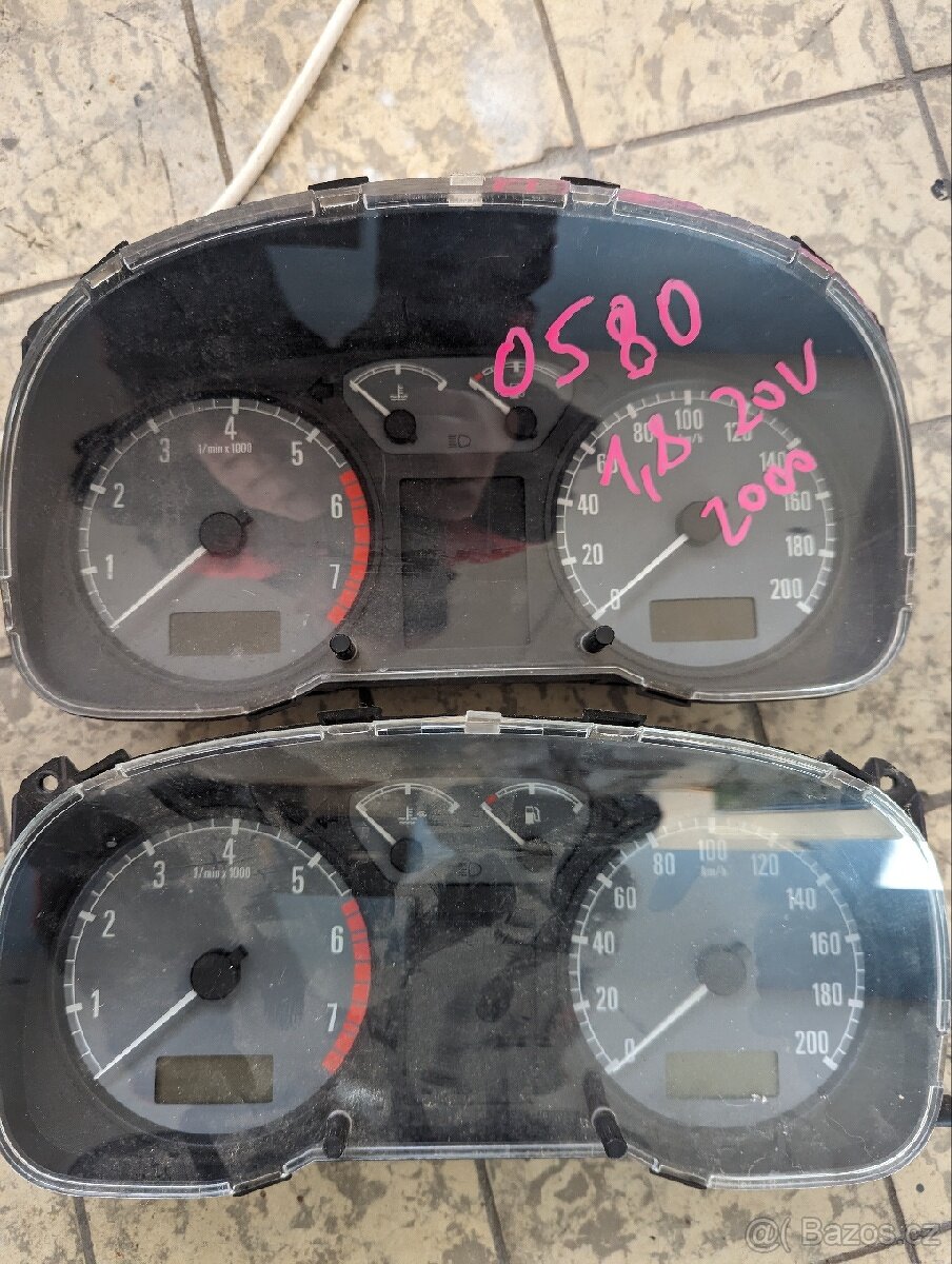 Prodám budíky škoda - 2