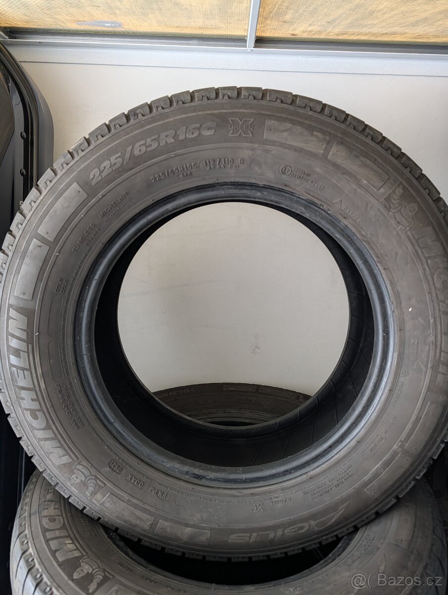 225 65 16c Michelin - 2