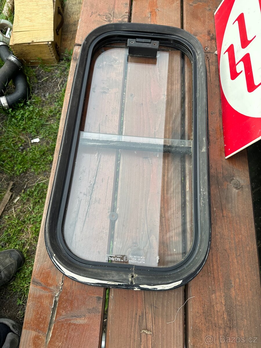 Soupaci okenko pro obytnák 60x30 - 2
