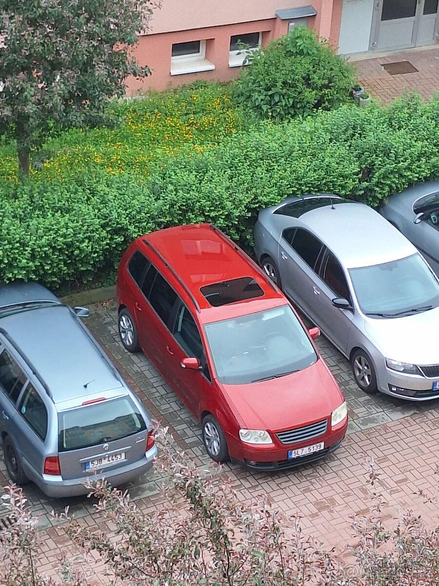 Volkswagen Touran - 2