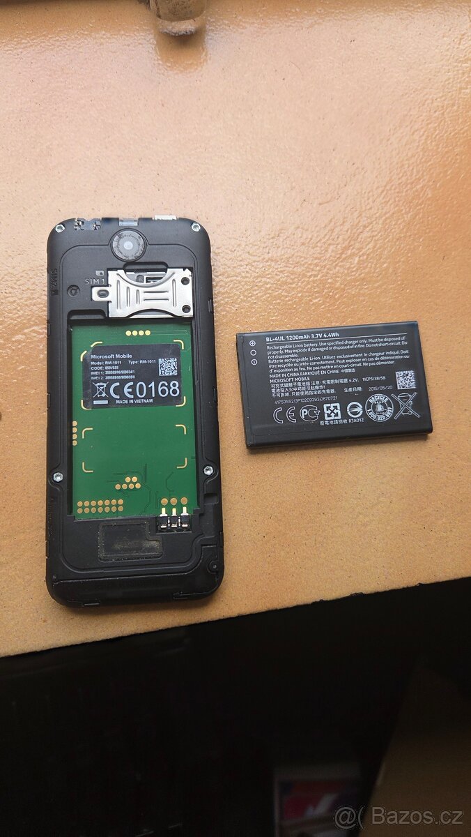Nokia 225 Dual SIM černá - 2