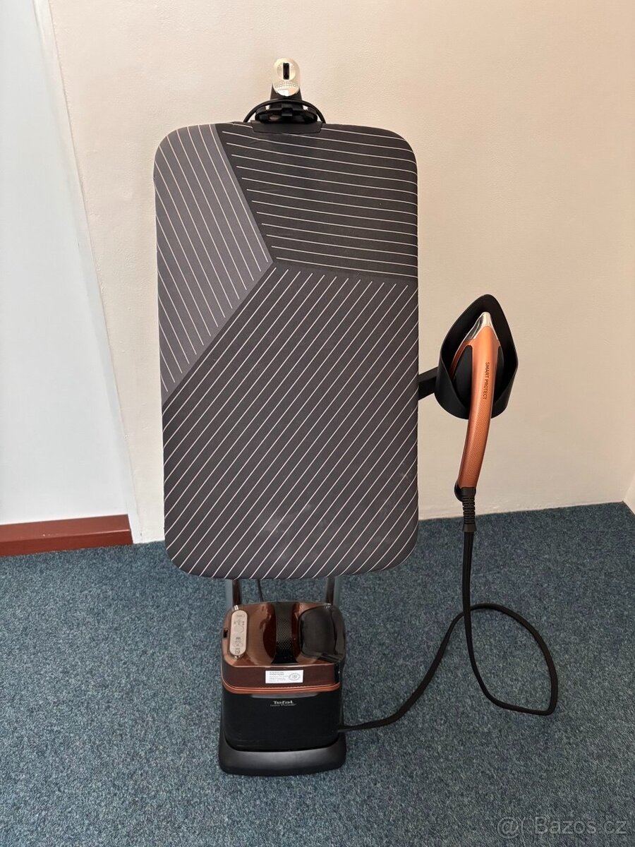 Napařovač oděvů Tefal - 2