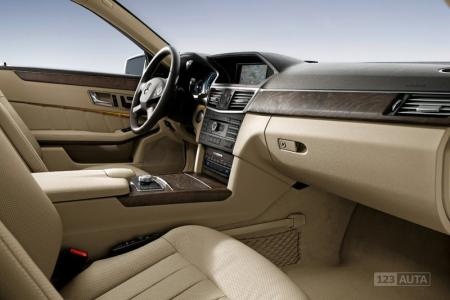 Mercedes-Benz E 250 CDI BlueEFFICIENCY Elegance - 2