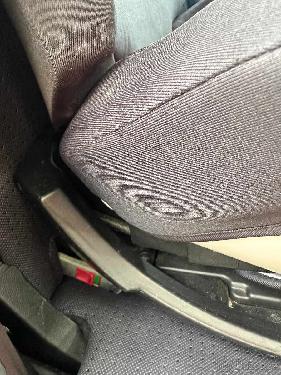 Autosedačka Cybex s pultíkem. - 2
