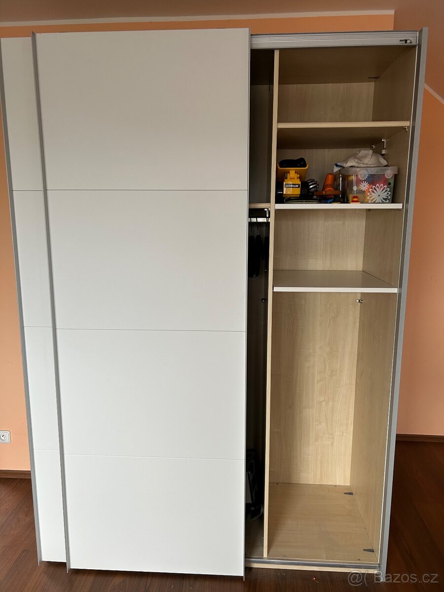 Bílá skříň - 2