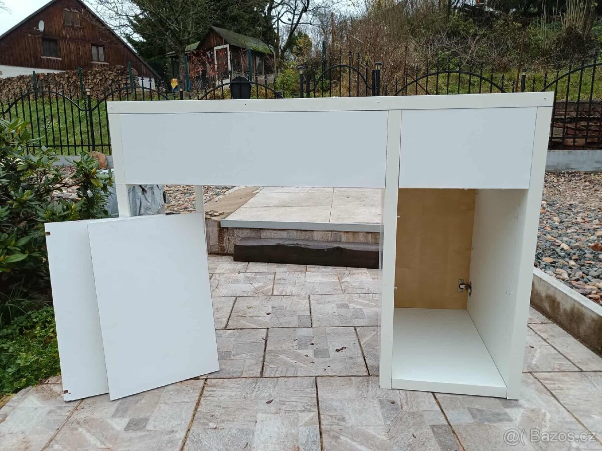 Počítačový stůl. - 2