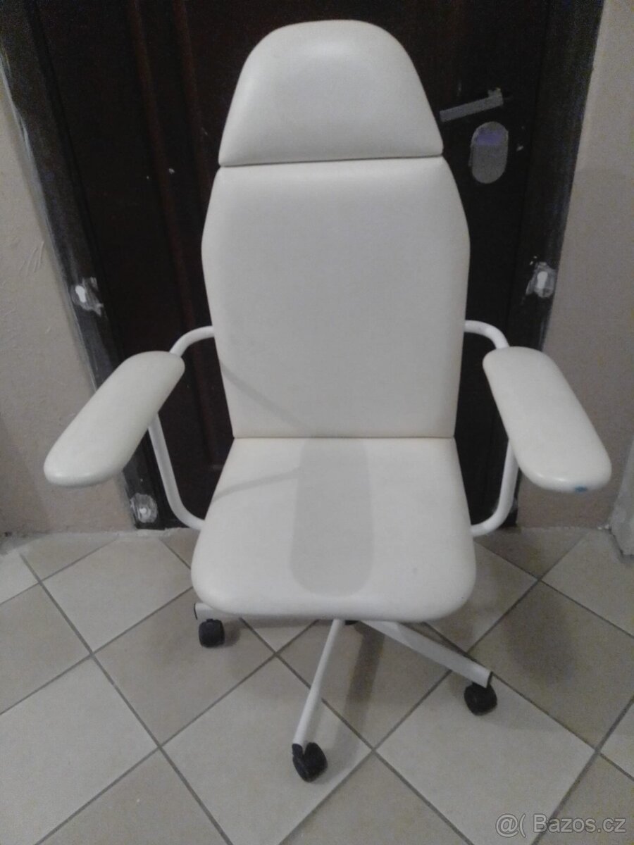 Zdravotnické křeslo - 2