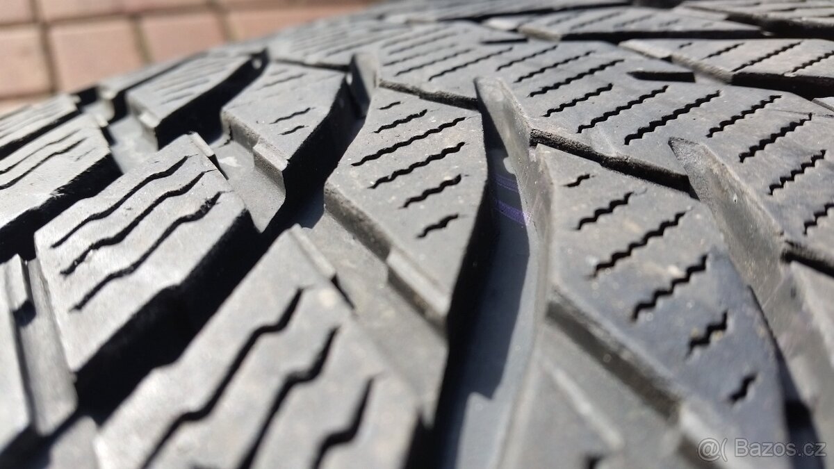 Zimní pneumatiky NOKIAN 235/40 R19 96V XL 2ks 7mm DOT 2022 - 2