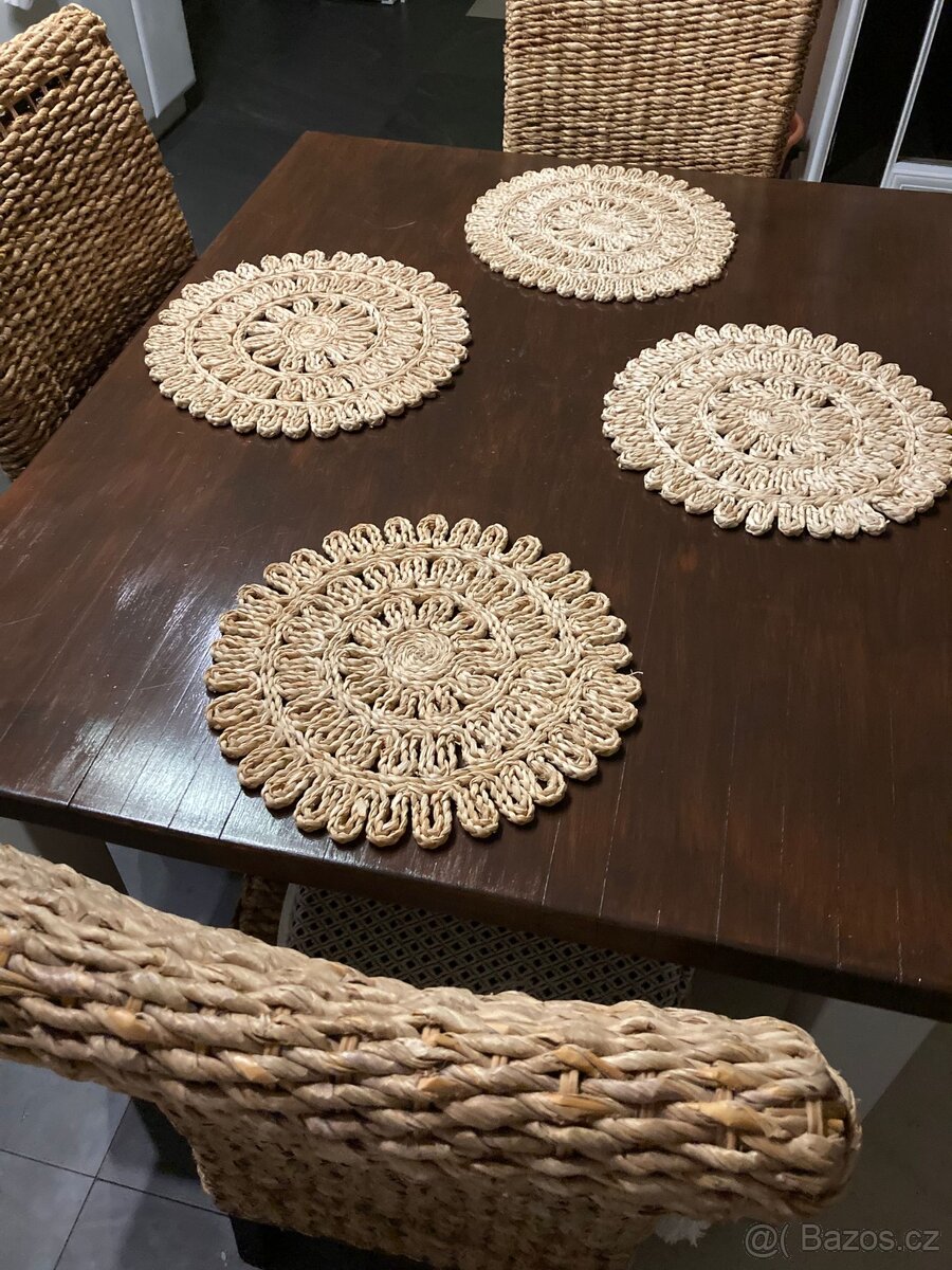 Jídelní sestava 4 židle+stůl masiv - 2