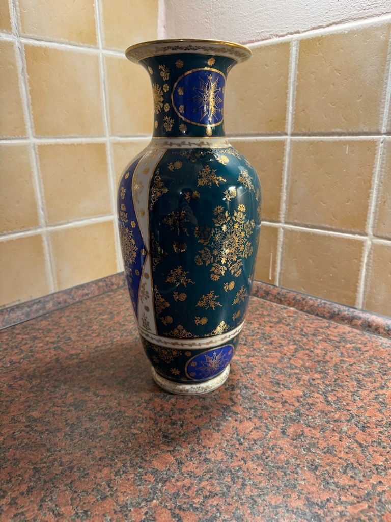 Starožitná porcelánová váza ve víděňském stylu - 2