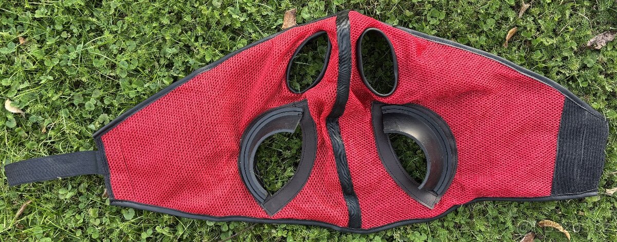 Maska Blinkers na hlavu s klapkami na oči - 2