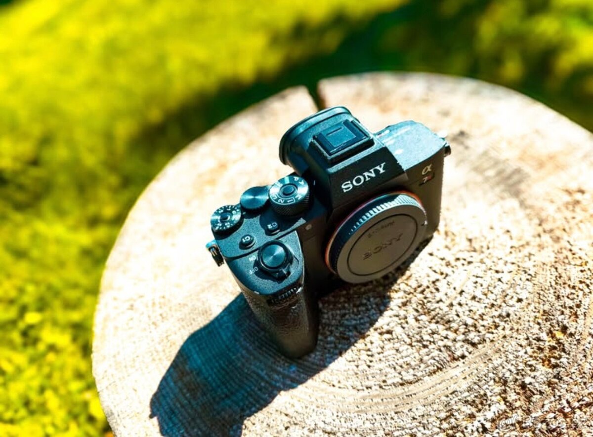 Sony Alpha A7R IV + paměťové karty - 2