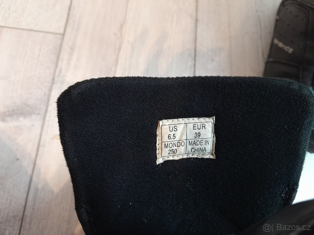 Prodám snowbordové boty Generics - 2