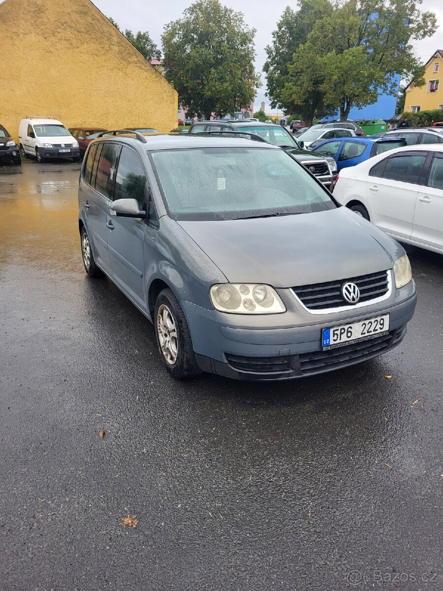 Volkswagen Touran - 2