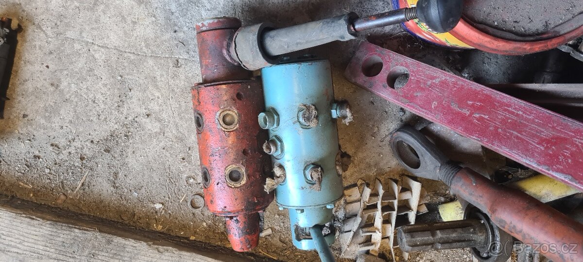 Nakladač unhz 500 - 2