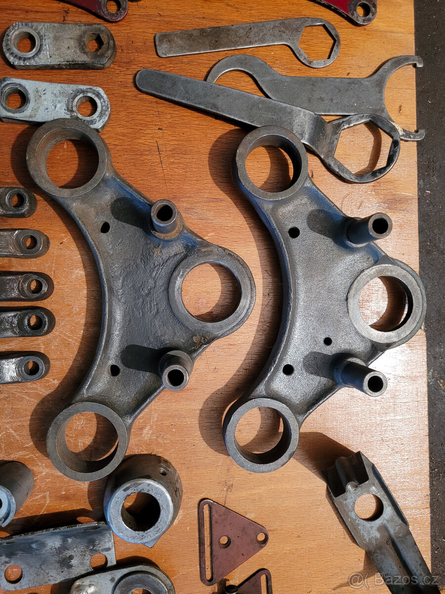 Různé díly Jawa - 2