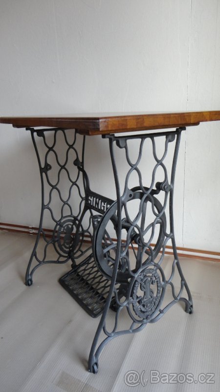 Stolek Singer - 2