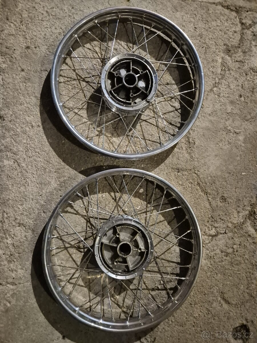 Kola na Jawa 555 - 2