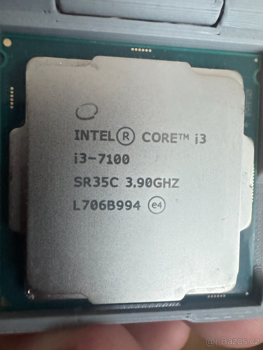 Procesor intel core i3-7100 - 2