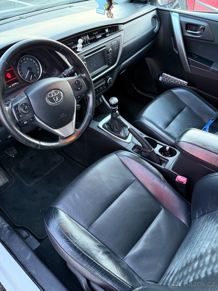 Toyota auris touring sport - 2