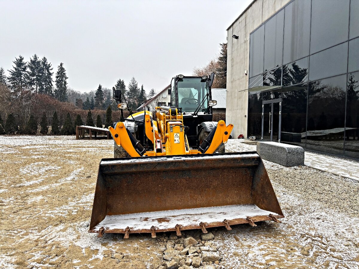 JCB 535-140 TELESKOPICKÝ NAKLADAČ - 2