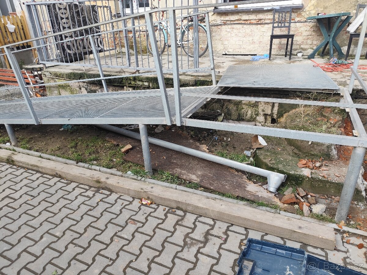 Nájezdová plošina - 2