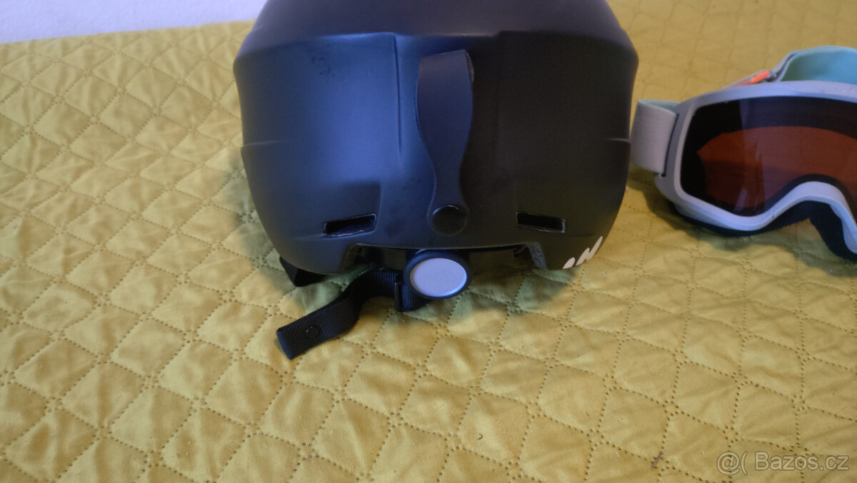 lyžařská helma + brýle - 2